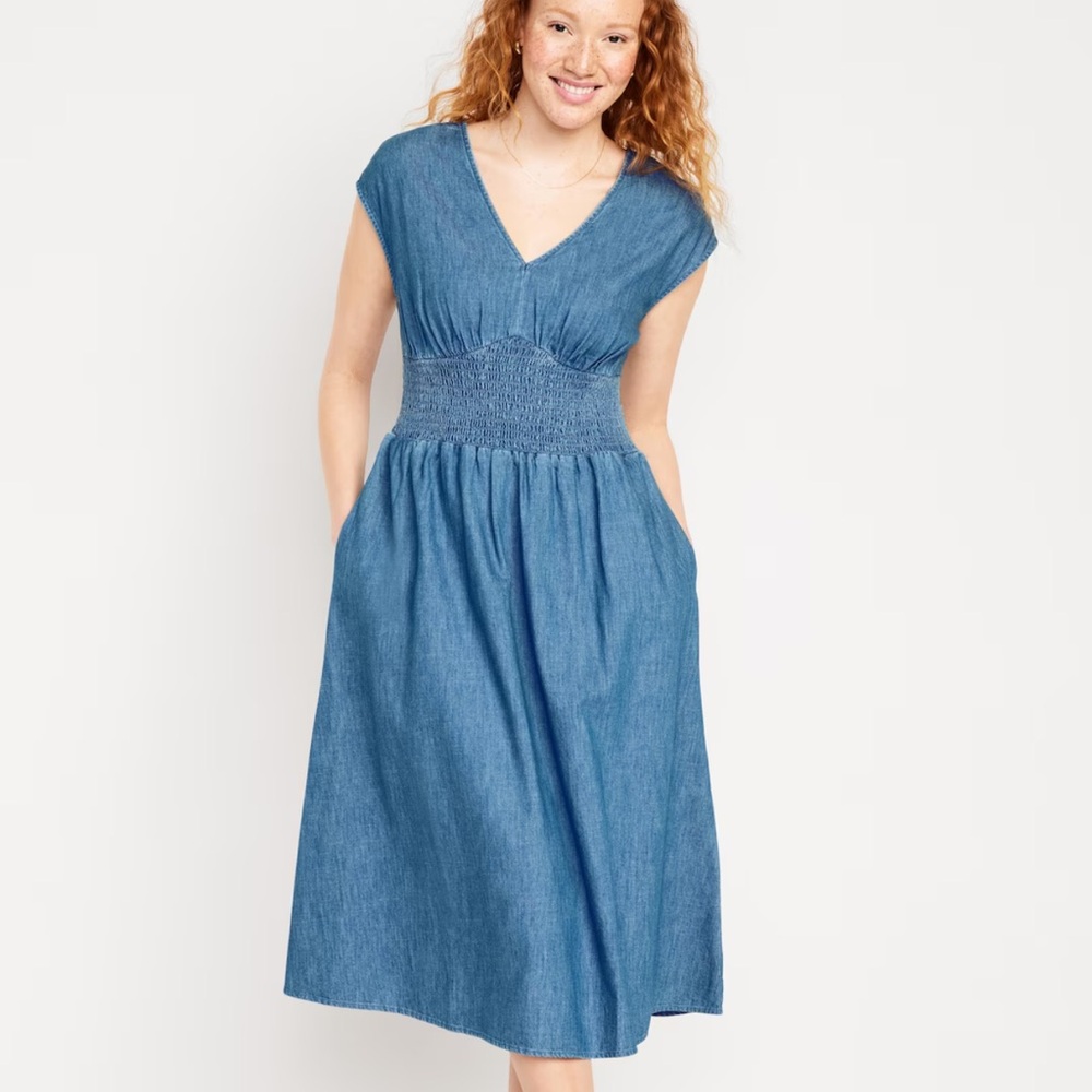 NWT OLD NAVY  Waist-Defined Midi Dress Color: Blue Wash